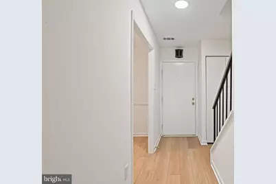 1005 Saber Lane, Herndon, VA 20170 - Photo 5