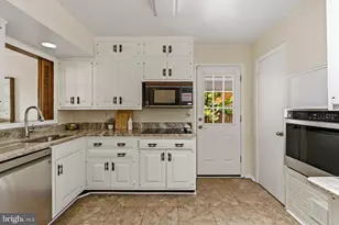 6011 Hibbling Ave, Springfield, VA 22150 - Photo 13