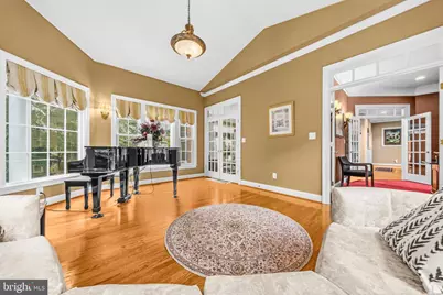 [Address not provided], Fairfax, VA 22033 - Photo 9