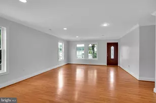5017 Laburch Ln, Annandale, VA 22003 - Photo 9