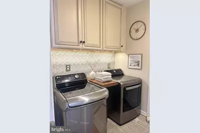 6034 Chesterbrook Road #A, McLean, VA 22101 - Photo 3
