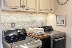 6034 Chesterbrook Rd, McLean, VA 22101 - Photo 3