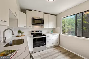 2467 Glengyle Dr, Vienna, VA 22181 - Photo 5