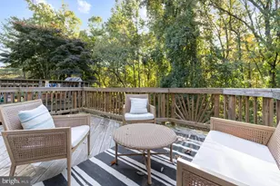 6141 Summer Park Ln, Alexandria, VA 22315 - Photo 9
