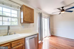 14536 Castleford Ct, Centreville, VA 20121 - Photo 19