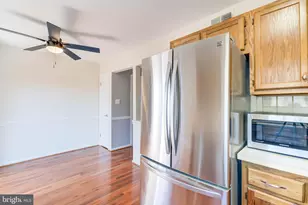 14536 Castleford Ct, Centreville, VA 20121 - Photo 9