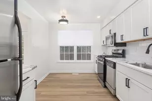 4215 Sleepy Lake Dr, Fairfax, VA 22033 - Photo 5