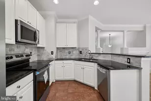 6631 Thurlton Dr, Alexandria, VA 22315 - Photo 11