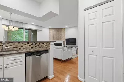2111 Highcourt Lane #201, Herndon, VA 20170 - Photo 15