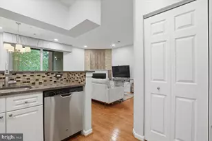 2111 Highcourt Ln, Herndon, VA 20170 - Photo 15