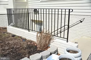 7582 Venture Dr, Alexandria, VA 22315 - Photo 3