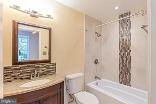 10343 Annaberg Ct, Burke, VA 22015 - Photo 11