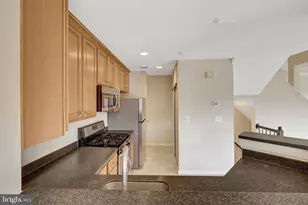 12841 Fair Briar Ln, Fairfax, VA 22033 - Photo 17