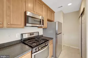12841 Fair Briar Ln, Fairfax, VA 22033 - Photo 21