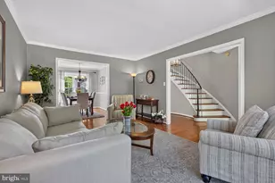 8449 Lakinhurst Ln, Springfield, VA 22152 - Photo 3
