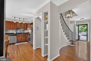 8449 Lakinhurst Ln, Springfield, VA 22152 - Photo 19