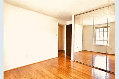 8465 Summer Breeze Lane, Springfield, VA 22153 - Photo 9