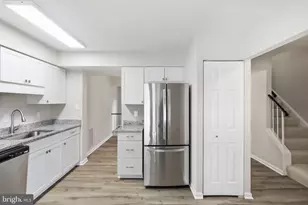 10272 Colony Park Dr, Fairfax, VA 22032 - Photo 17