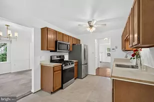 14560 Creek Branch Ct, Centreville, VA 20120 - Photo 15
