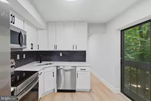 11723 Karbon Hill Ct, Reston, VA 20191 - Photo 7
