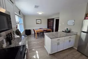 2573 Windbreak Dr, Alexandria, VA 22306 - Photo 3