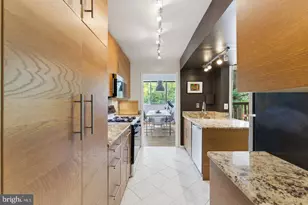11260 Chestnut Grove Square, Reston, VA 20190 - Photo 21