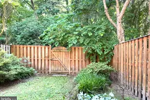 6268 Walkers Croft Way, Alexandria, VA 22315 - Photo 17
