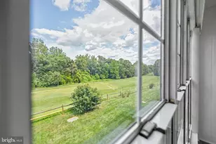 12102 Green Leaf Ct, Fairfax, VA 22033 - Photo 9