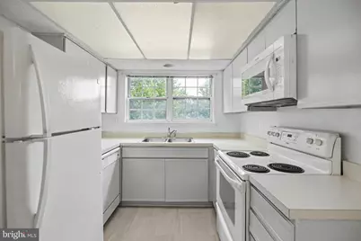 12102 Green Leaf Court #201, Fairfax, VA 22033 - Photo 11