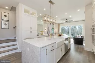 11589 Patriotic Ln, Reston, VA 20190 - Photo 19