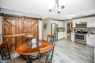 7934 St George Ct, Springfield, VA 22153 - Photo 9
