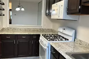 10018 Oakton Terrace Rd, Oakton, VA 22124 - Photo 9