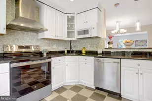 4356 Greenberry Ln, Annandale, VA 22003 - Photo 3