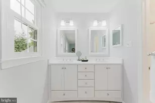 9307 Shari Dr, Fairfax, VA 22032 - Photo 17