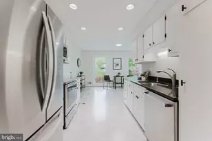 9307 Shari Dr, Fairfax, VA 22032 - Photo 11