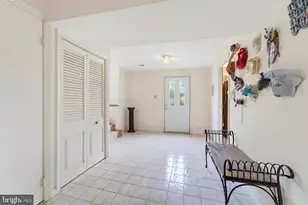 8305 Briar Creek Dr, Annandale, VA 22003 - Photo 3