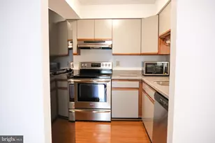 6941 Mary Caroline Cir, Alexandria, VA 22310 - Photo 17