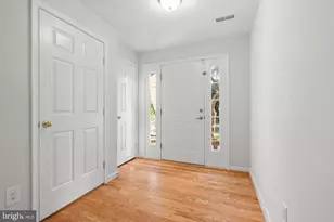13653 St Johns Wood Pl, Herndon, VA 20171 - Photo 3