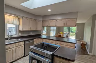 3907 Prosperity Ave, Fairfax, VA 22031 - Photo 9