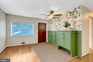 2017 Edgar Ct, Falls Church, VA 22043 - Photo 3
