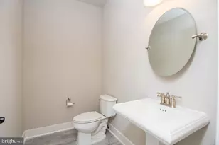 6928 Regent Ln, Falls Church, VA 22042 - Photo 19
