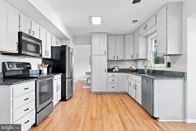 13384 Frinks Court, Herndon, VA 20170 - Photo 7