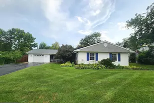 13201 Moss Ranch Ln, Fairfax, VA 22033 - Photo 3