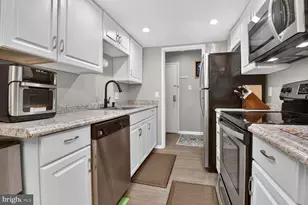 11645 Stoneview Square, Reston, VA 20191 - Photo 3