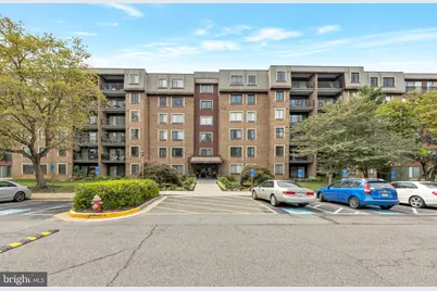2817 Jermantown Road #105, Oakton, VA 22124 - Photo 1