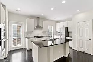 9652 Pullman Pl, Fairfax, VA 22031 - Photo 13