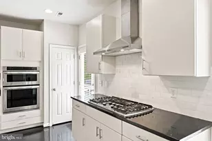 9652 Pullman Pl, Fairfax, VA 22031 - Photo 17