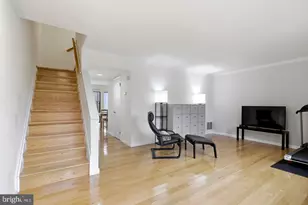 3114 Babashaw Ct, Fairfax, VA 22031 - Photo 3