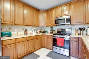 4594 Barringer Pl, Fairfax, VA 22030 - Photo 3