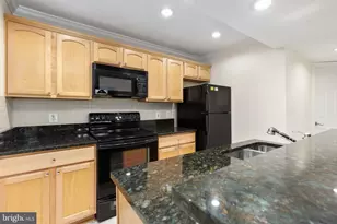 3922 Penderview Dr, Fairfax, VA 22033 - Photo 5